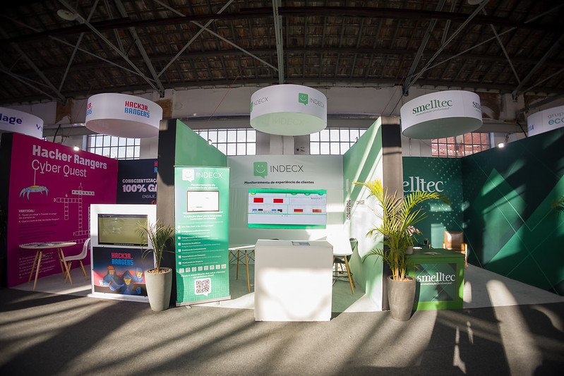 stands (1)