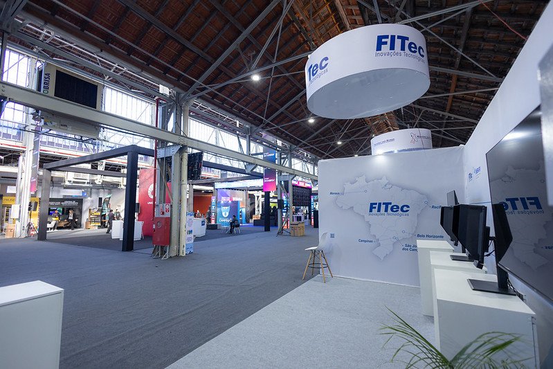stands (12)